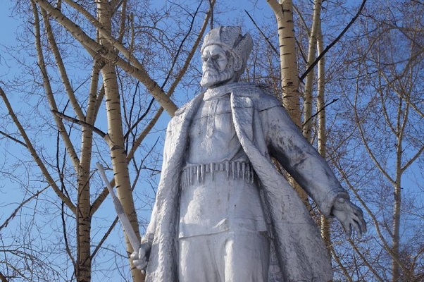 Памятник Енисейско-Маклаковскому восстанию против Колчака.